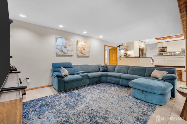 16 Woodmere Road, North Brunswick, NJ 08902