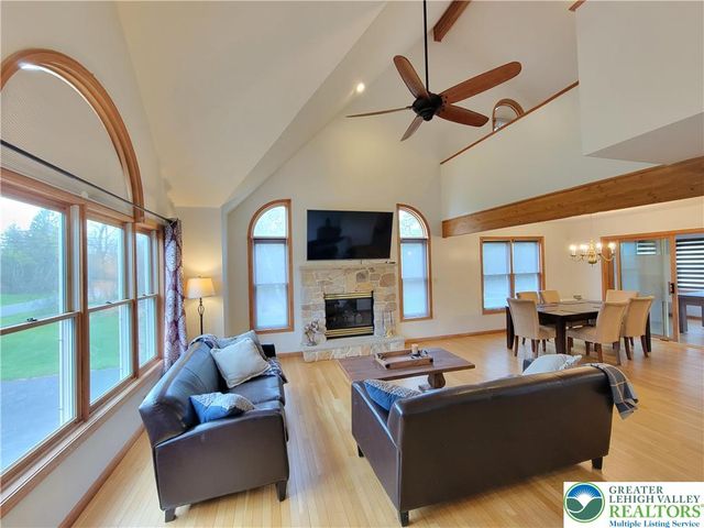 444 CLEARVIEW Drive, Tobyhanna Twp, PA 18334