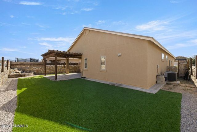 890 Holly Park Avenue, Santa Teresa, NM 88008