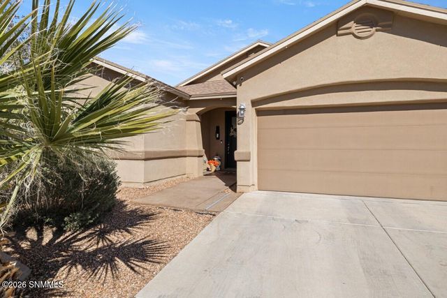 890 Holly Park Avenue, Santa Teresa, NM 88008