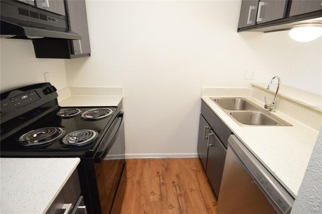 8425 CERRO CIRCLE 163, Tampa, FL 33617