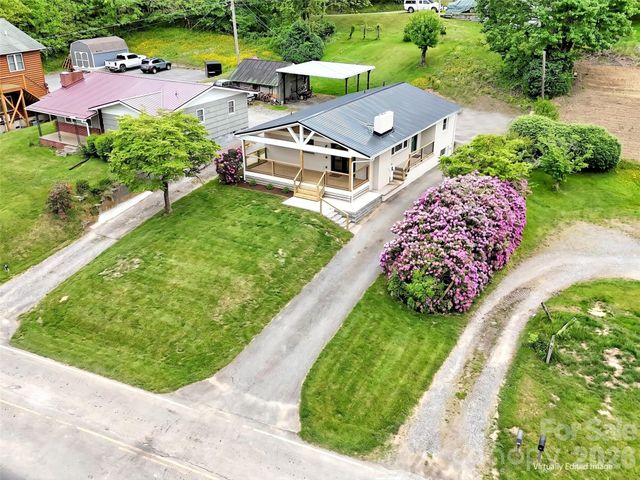 3575 Dellwood Road, Waynesville, NC 28786
