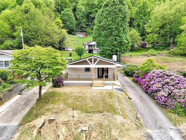 3575 Dellwood Road, Waynesville, NC 28786
