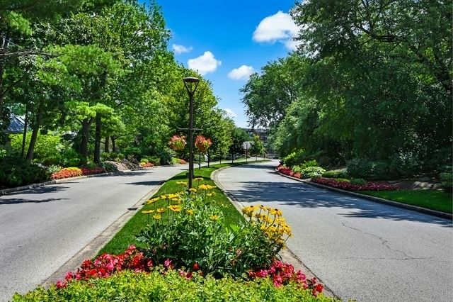 1401 Burr Oak Road 105B, Hinsdale, IL 60521