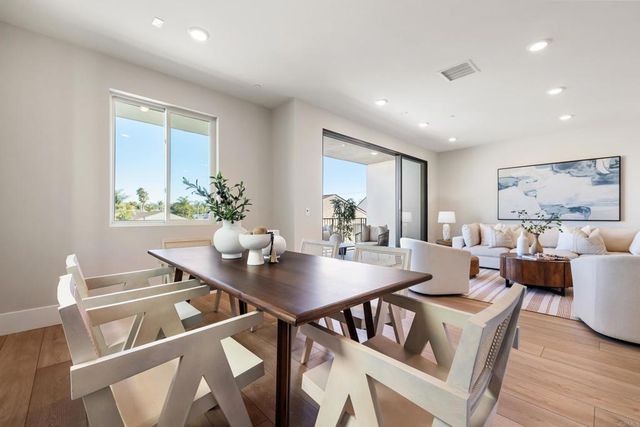 320 Chinquapin Avenue, Carlsbad, CA 92008