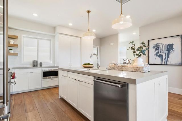 320 Chinquapin Avenue, Carlsbad, CA 92008