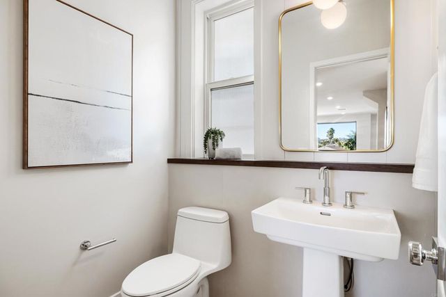 320 Chinquapin Avenue, Carlsbad, CA 92008