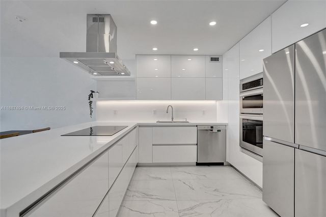 5700 Collins Ave 12E, Miami Beach, FL 33140