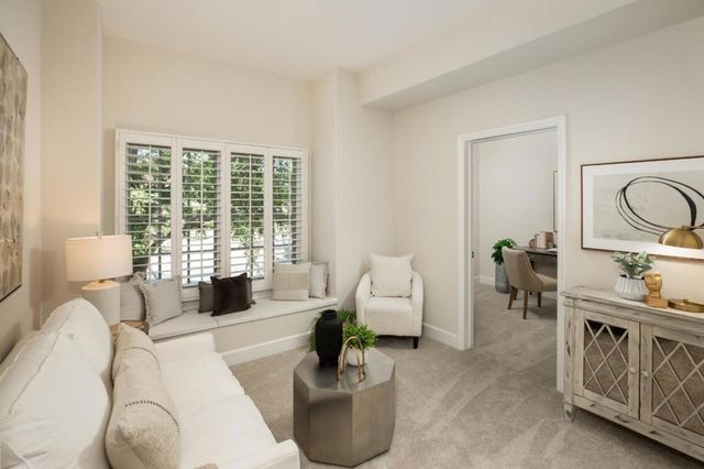 1 W Edith Avenue D226, Los Altos, CA 94022