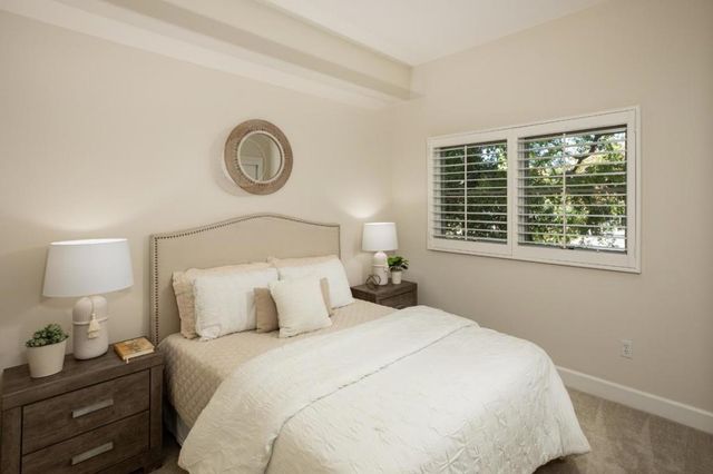 1 W Edith Avenue D226, Los Altos, CA 94022