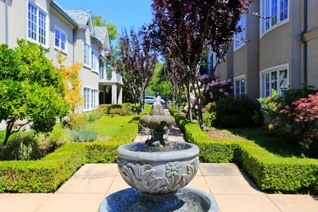 1 W Edith Avenue D226, Los Altos, CA 94022