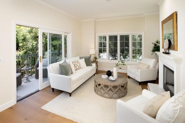 1 W Edith Avenue D226, Los Altos, CA 94022