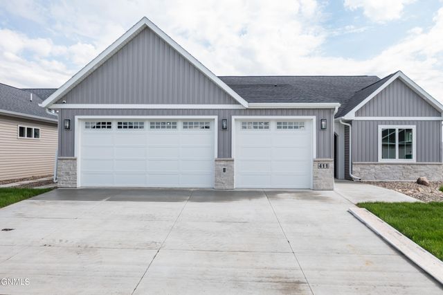 411 Lennox Drive, Bismarck, ND 58504 property photo