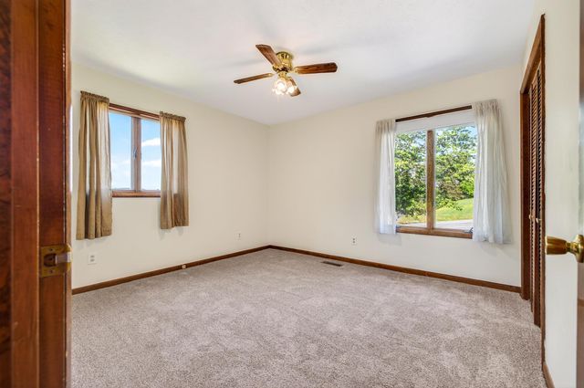 9510 SHENANDOAH DR, New Market, VA 22844