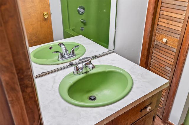 9510 SHENANDOAH DR, New Market, VA 22844