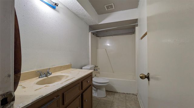 11823 Stonehedge Drive, Conroe, TX 77303