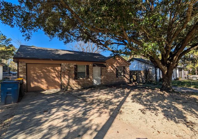 11823 Stonehedge Drive, Conroe, TX 77303