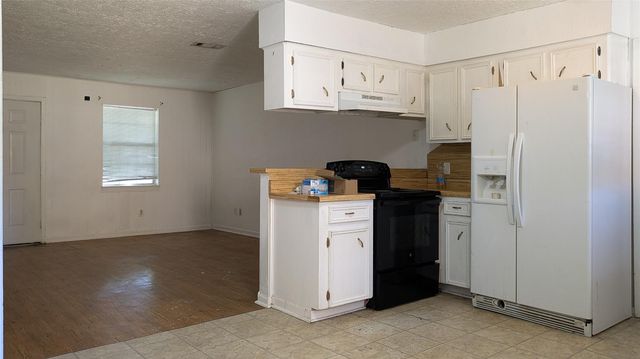 11823 Stonehedge Drive, Conroe, TX 77303