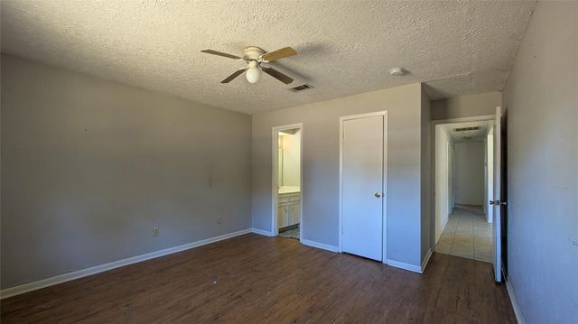 11823 Stonehedge Drive, Conroe, TX 77303