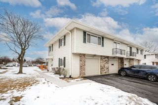 203 Barcliffe Lane 203, Schaumburg, IL 60194