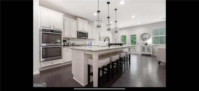 565 LANCE VIEW Lane, Lawrenceville, GA 30045