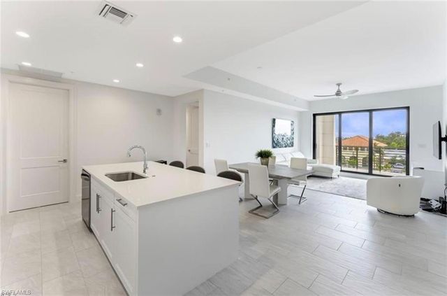 1111 Central AVE 417, Naples, FL 34102