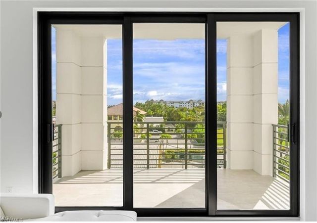 1111 Central AVE 417, Naples, FL 34102