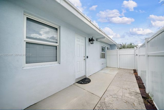 1041 NE 9th Avenue A5, Fort Lauderdale, FL 33304