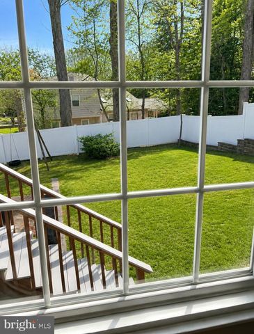 1639 WINDING WAYE LN, Silver Spring, MD 20902