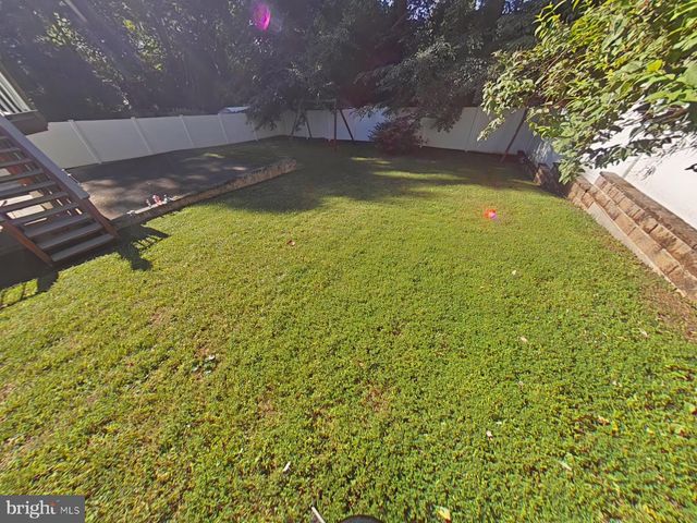 1639 WINDING WAYE LN, Silver Spring, MD 20902