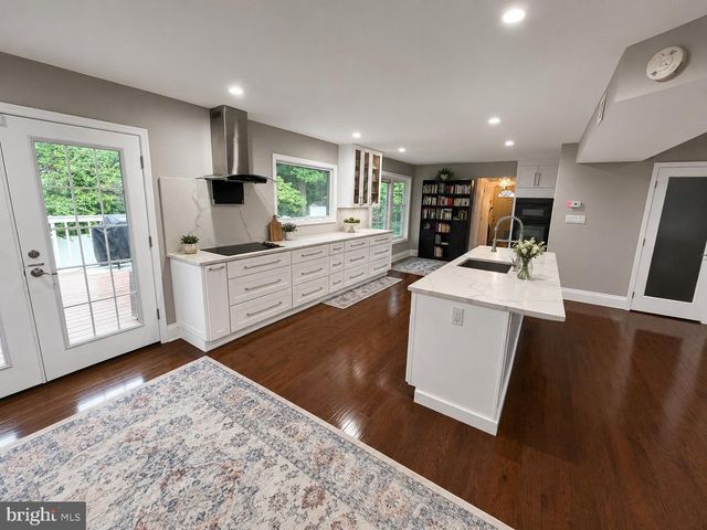 1639 WINDING WAYE LN, Silver Spring, MD 20902