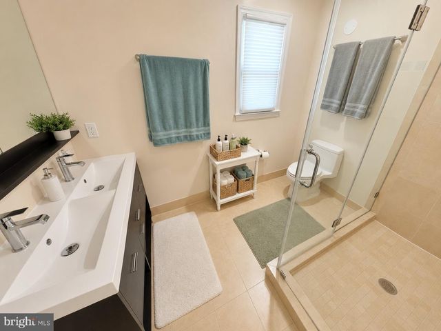 1639 WINDING WAYE LN, Silver Spring, MD 20902