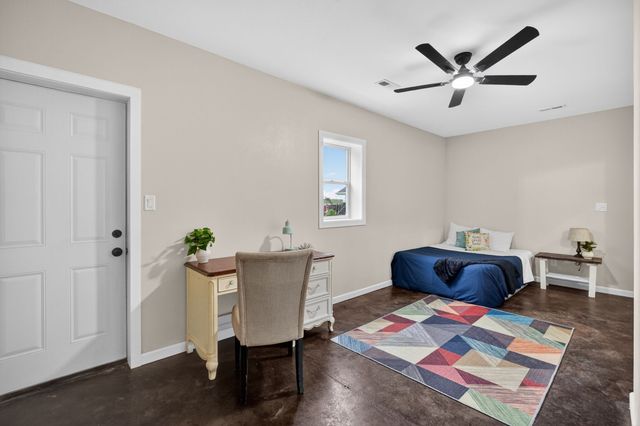 207 S East Avenue, Lacona, IA 50139
