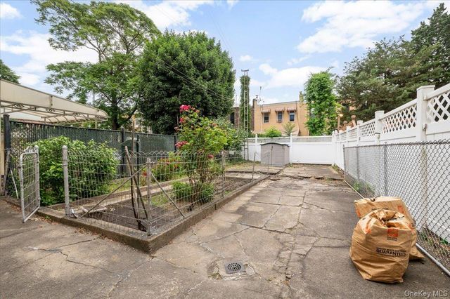 1622 Norman Street, Ridgewood, NY 11385