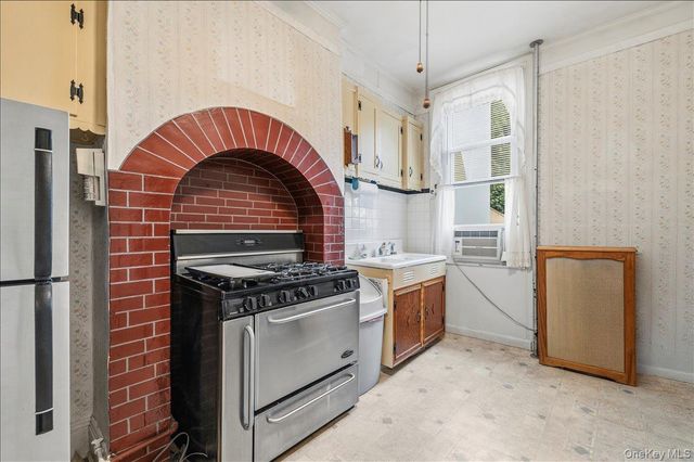 1622 Norman Street, Ridgewood, NY 11385