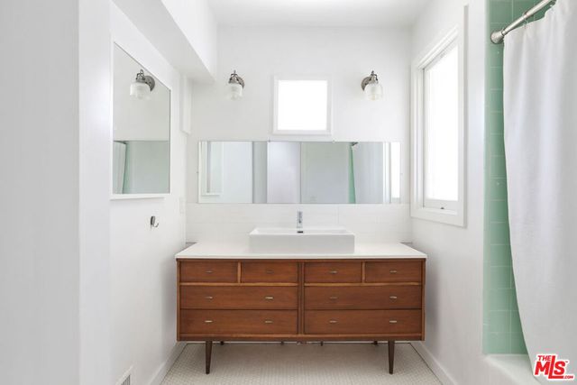 150 Anita Drive, Pasadena, CA 91105