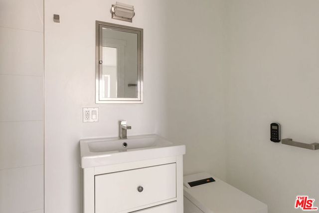 150 Anita Drive, Pasadena, CA 91105