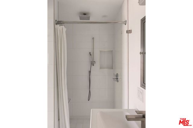 150 Anita Drive, Pasadena, CA 91105