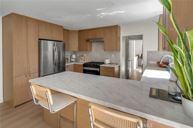 5215 Baza, Woodland Hills, CA 91364