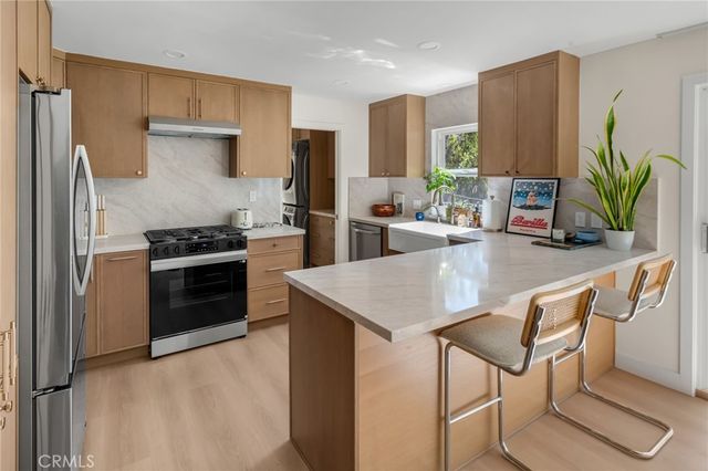 5215 Baza, Woodland Hills, CA 91364