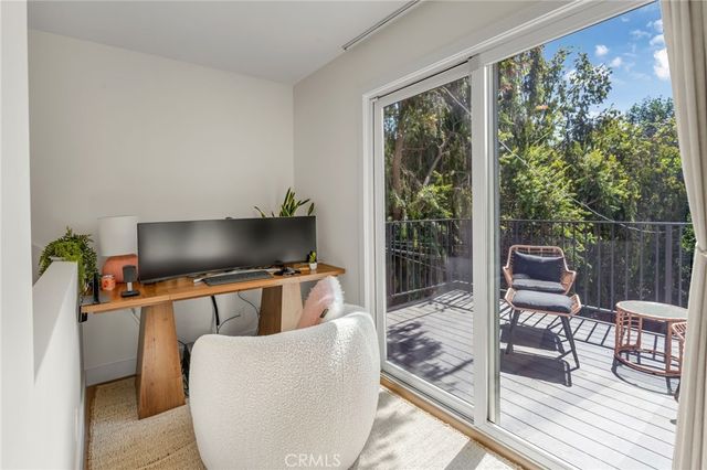 5215 Baza, Woodland Hills, CA 91364