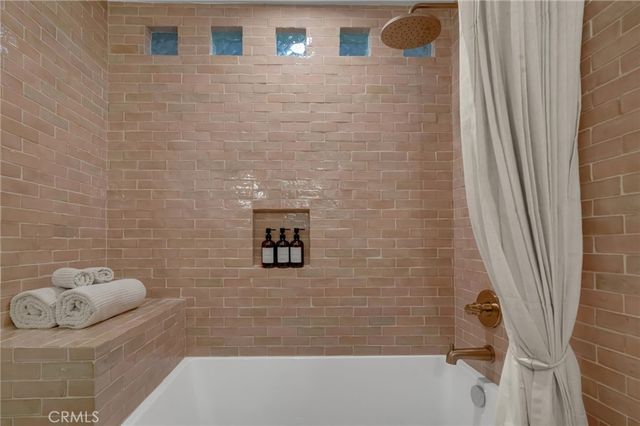 5215 Baza, Woodland Hills, CA 91364