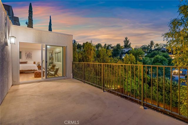 5215 Baza, Woodland Hills, CA 91364