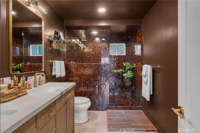 5215 Baza, Woodland Hills, CA 91364