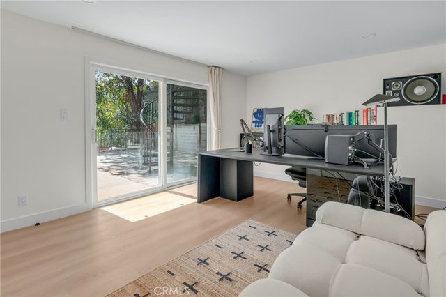 5215 Baza, Woodland Hills, CA 91364