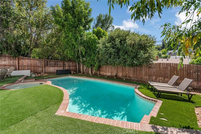 5215 Baza, Woodland Hills, CA 91364