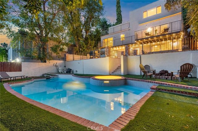 5215 Baza, Woodland Hills, CA 91364