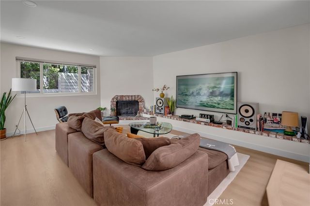 5215 Baza, Woodland Hills, CA 91364