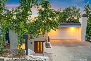 5215 Baza, Woodland Hills, CA 91364