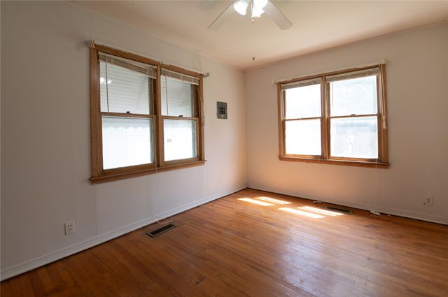 2812 W 37th Place, Tulsa, OK 74107